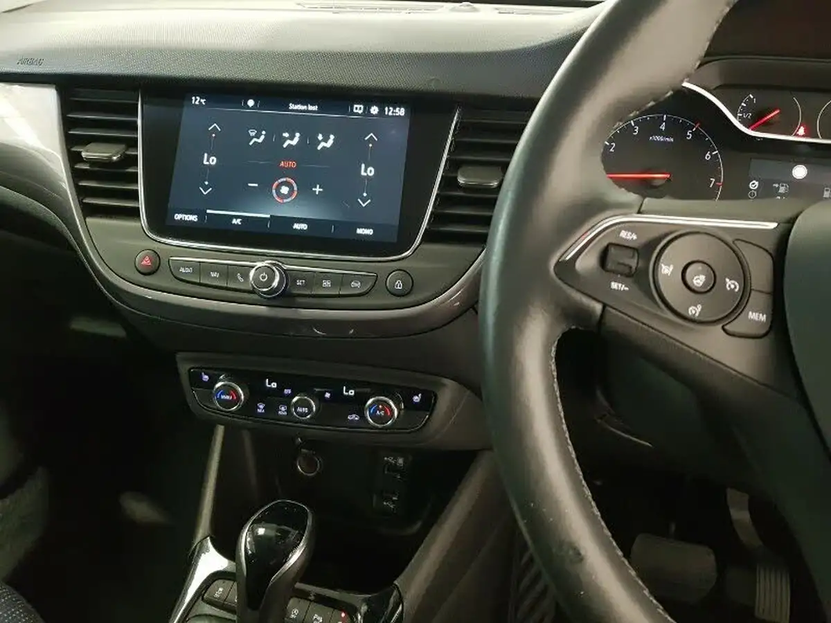 2021-vauxhall-crossland-15-elite-edition-120ps-auto-big-10
