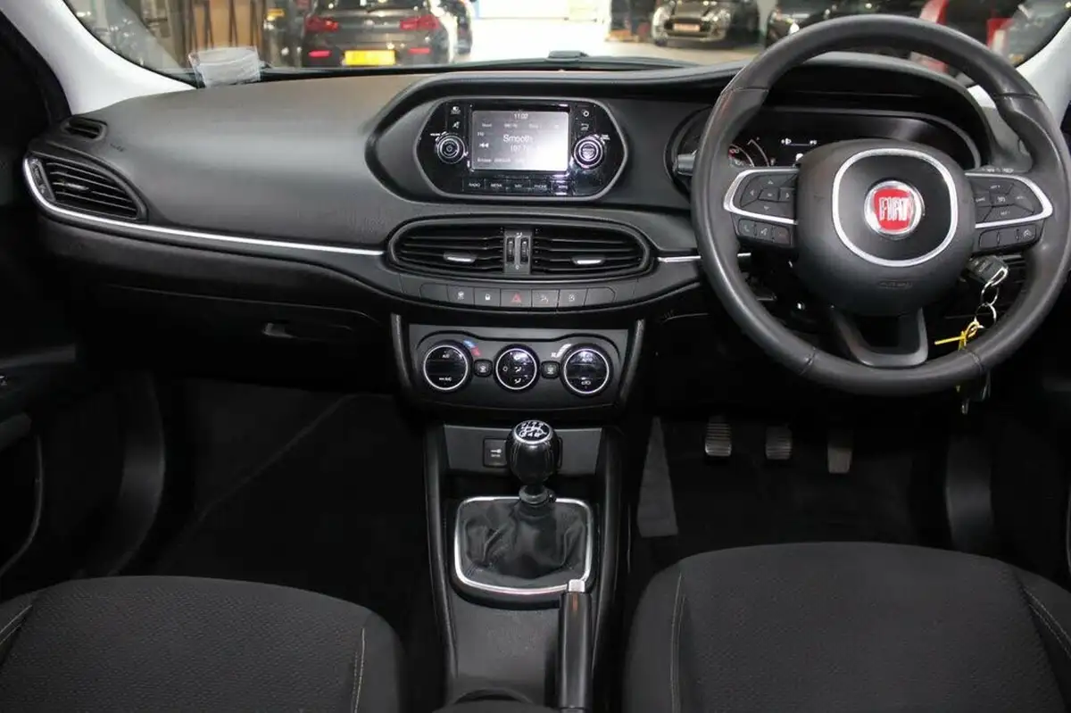 2018-fiat-tipo-16multijet-ii-lounge-hatchback-big-14