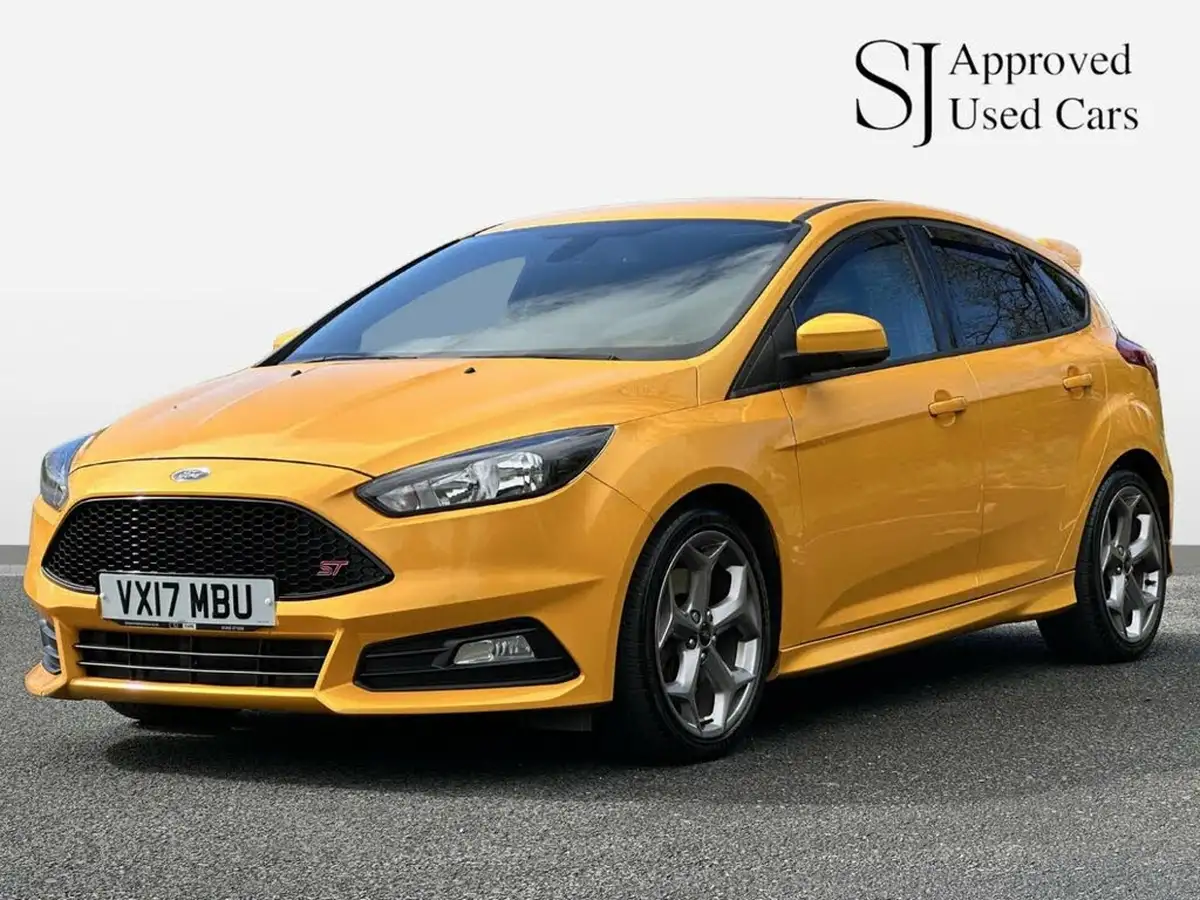 2017-ford-focus-20tdci-st2-hatchback-big-5