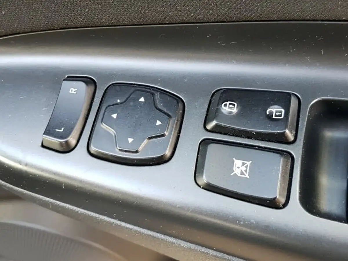 2022-hyundai-kona-10-t-gdi-se-connect-big-12