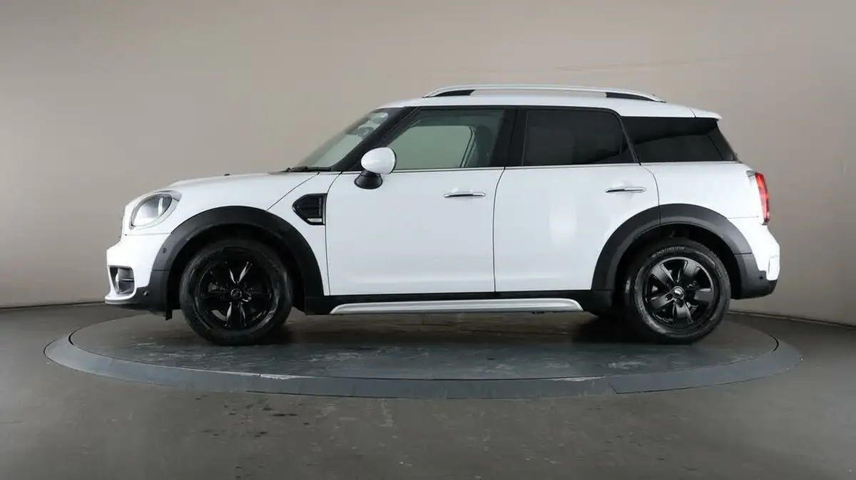 2019-mini-countryman-20td-cooper-d-classic-auto-big-31