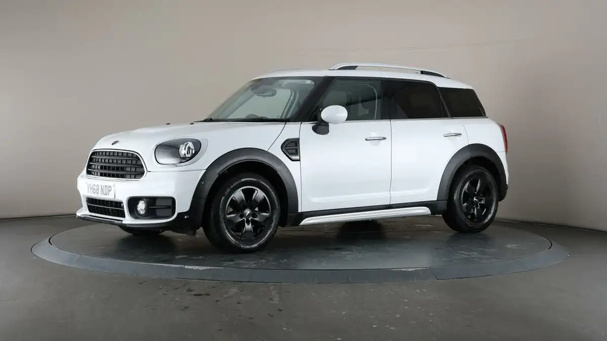 2019-mini-countryman-20td-cooper-d-classic-auto-big-35