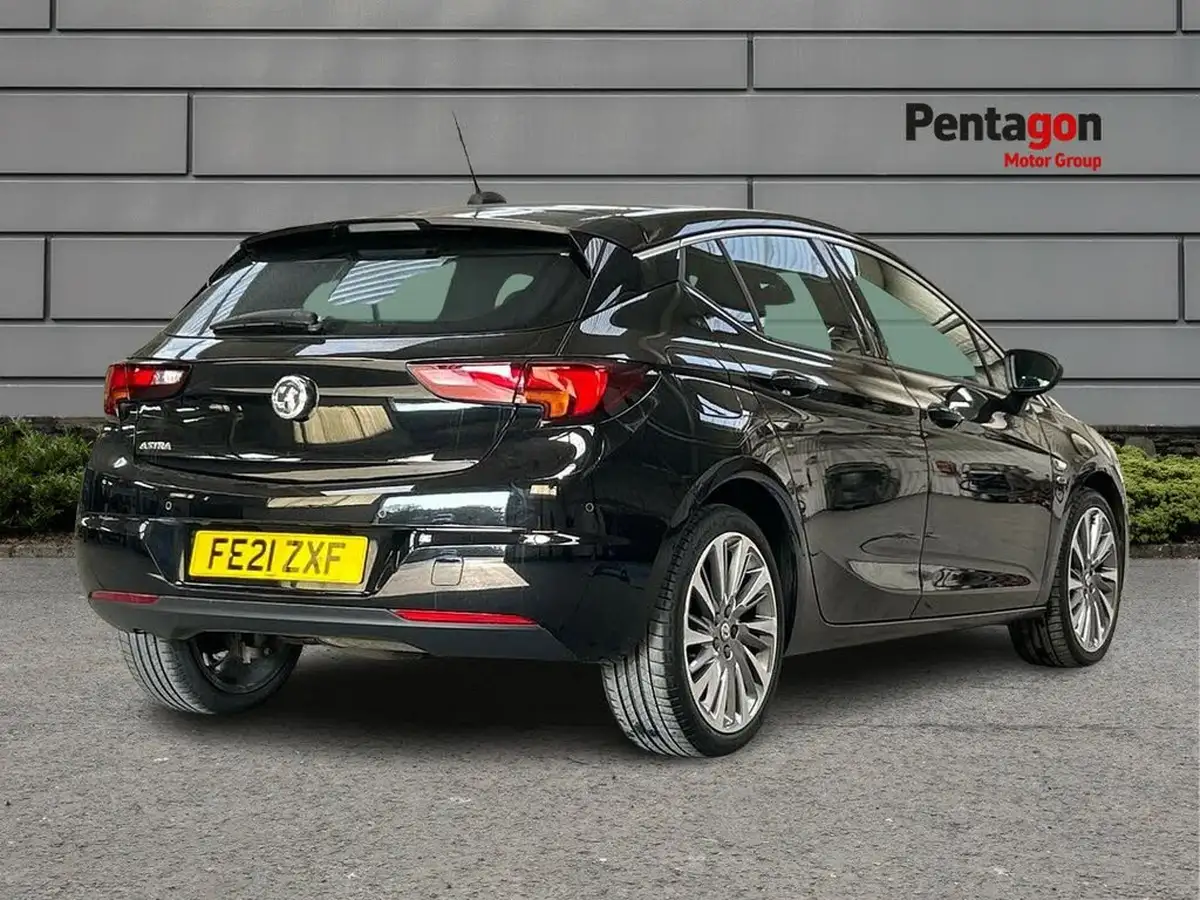 2021-vauxhall-astra-12-turbo-griffin-edition-hatchback-big-3