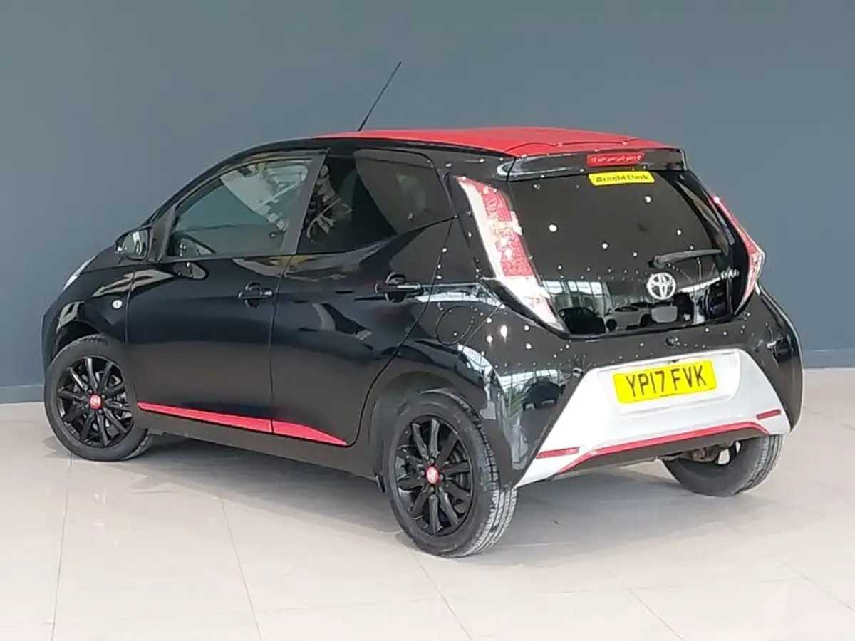 2017-toyota-aygo-10-vvt-i-x-press-71bhp-big-1