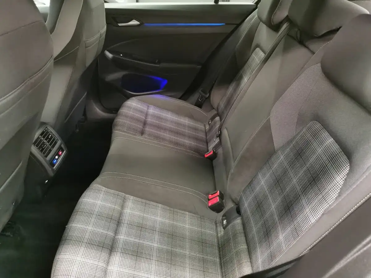 2021-volkswagen-golf-20tdi-gtd-big-28