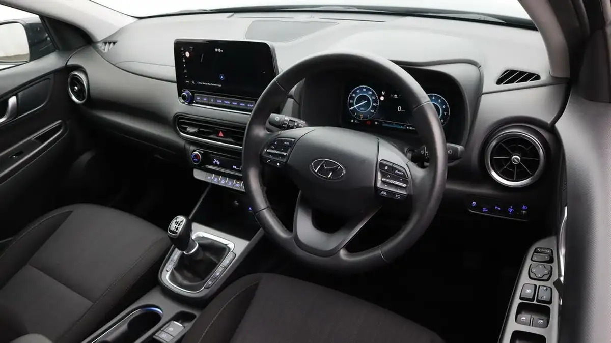2023-hyundai-kona-10-t-gdi-premium-big-9
