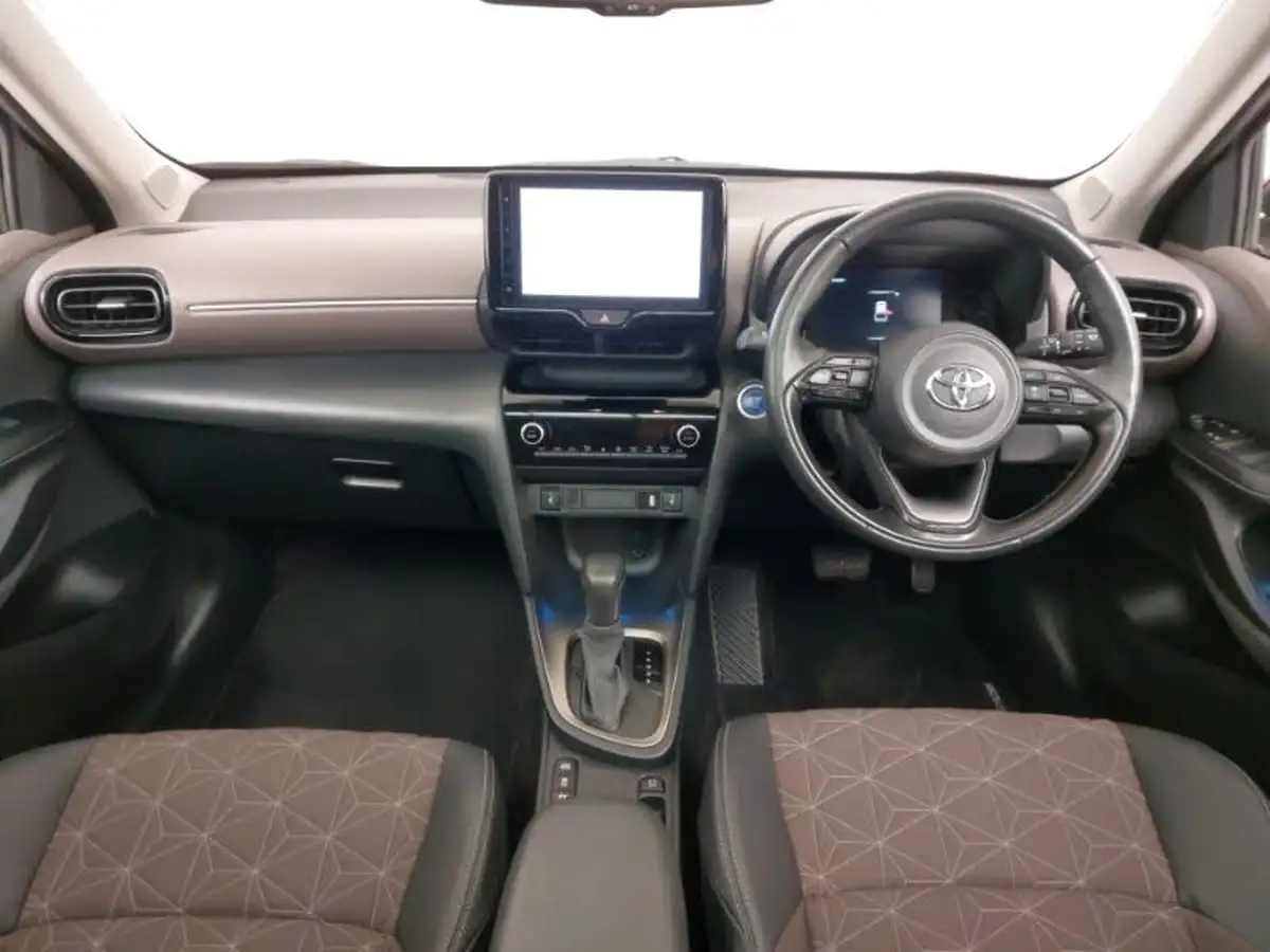 2022-toyota-yaris-cross-15-vvt-i-excel-big-2