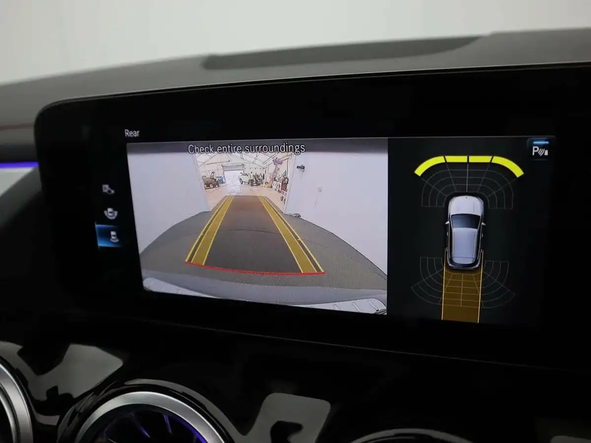 2022-mercedes-benz-eqa-e-eqa-250-amg-line-premium-big-17