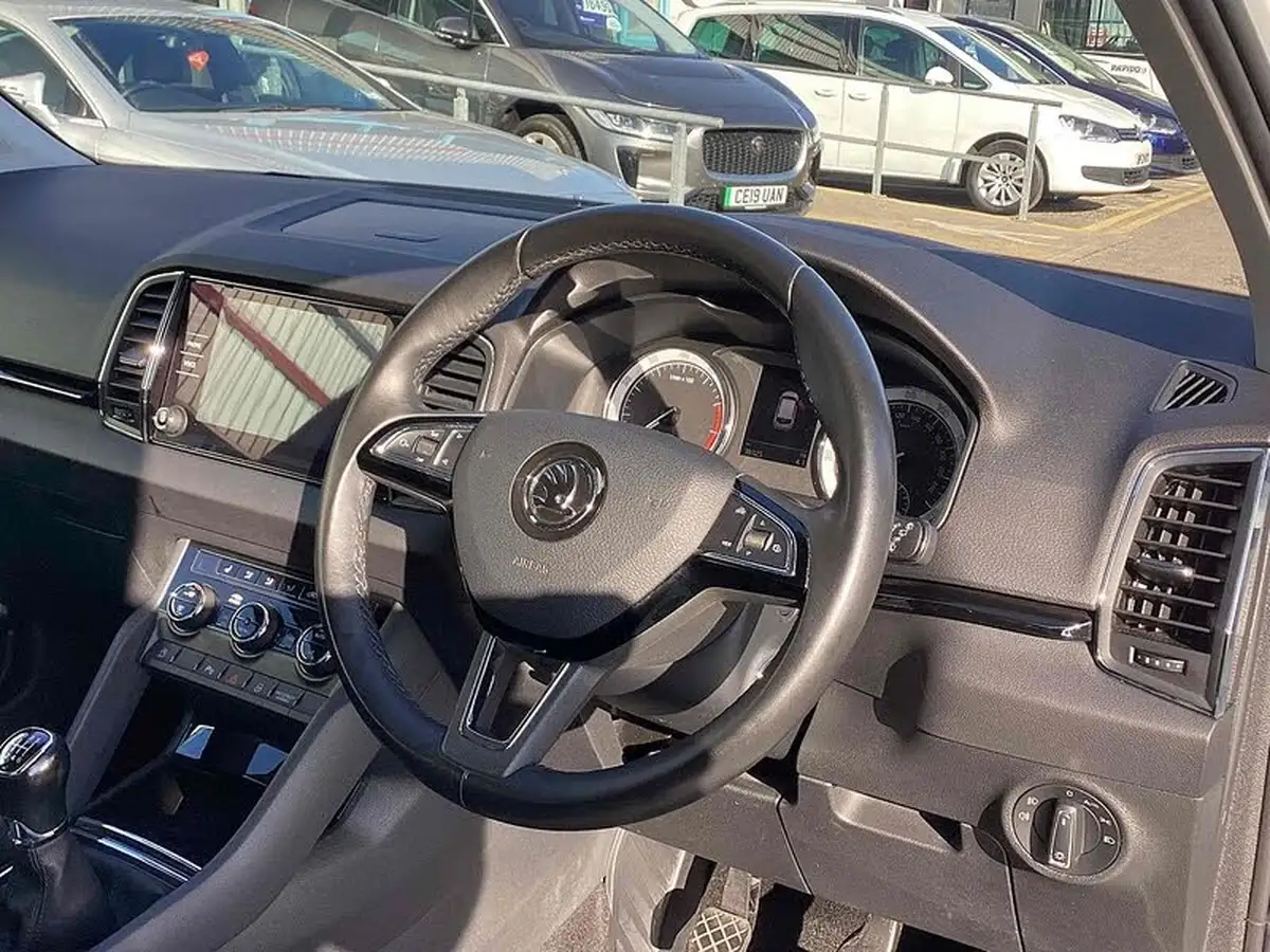 2019-skoda-karoq-10-tsi-se-l-big-5