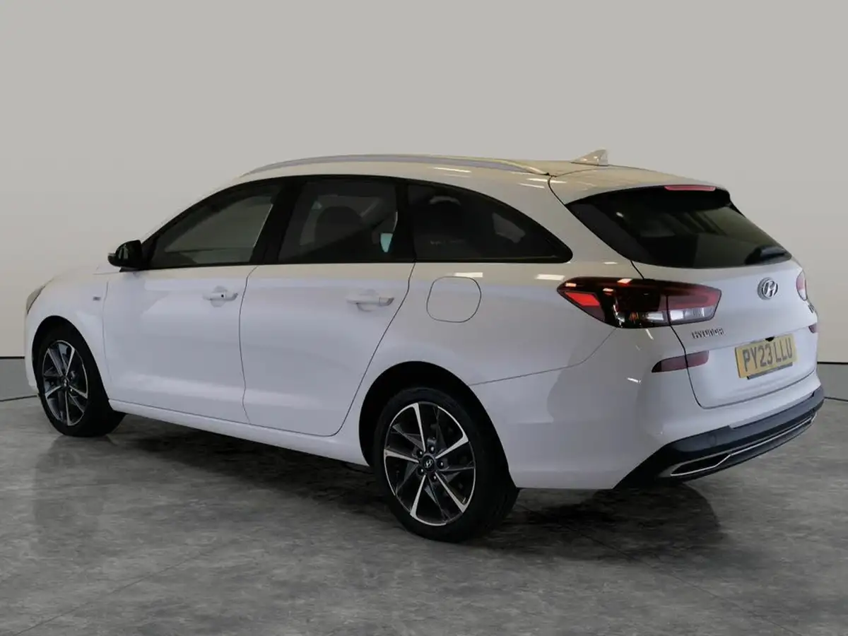 2023-hyundai-i30-10-t-gdi-premium-tourer-dct-big-8