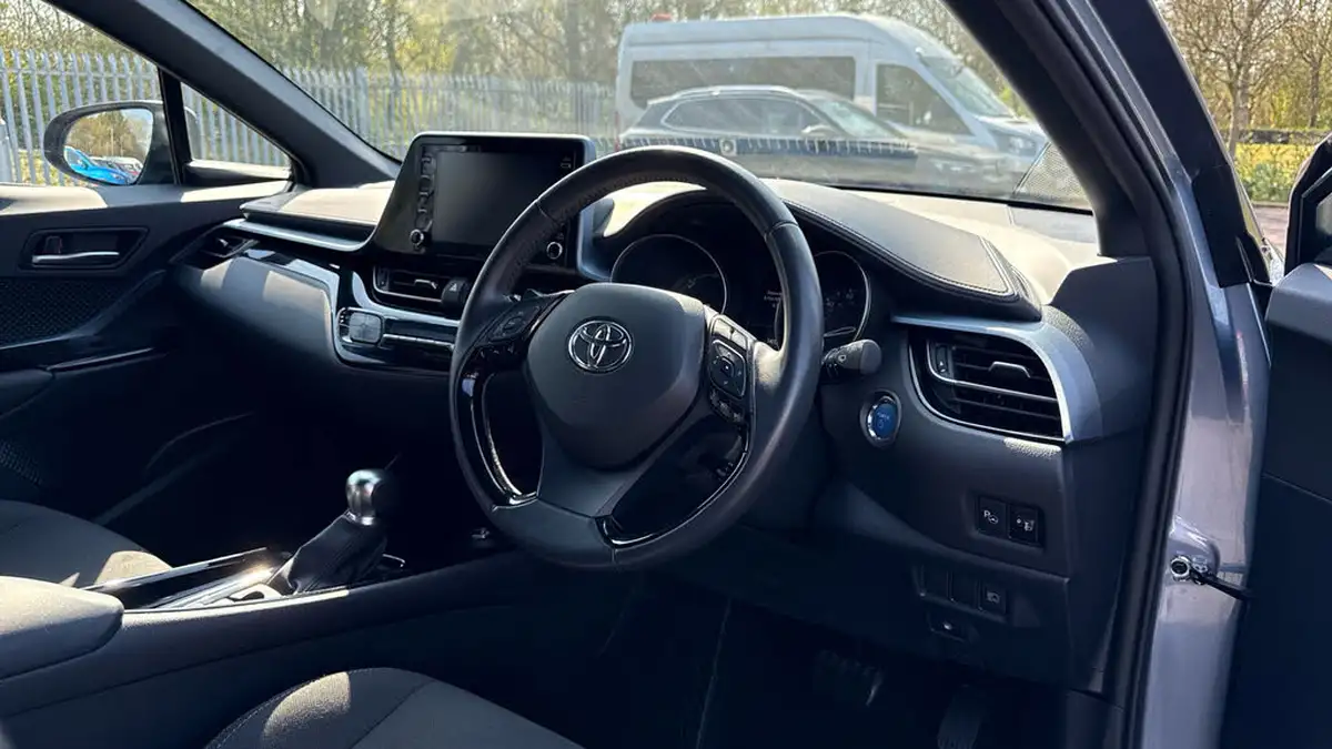 2021-toyota-c-hr-18-vvt-i-design-big-8