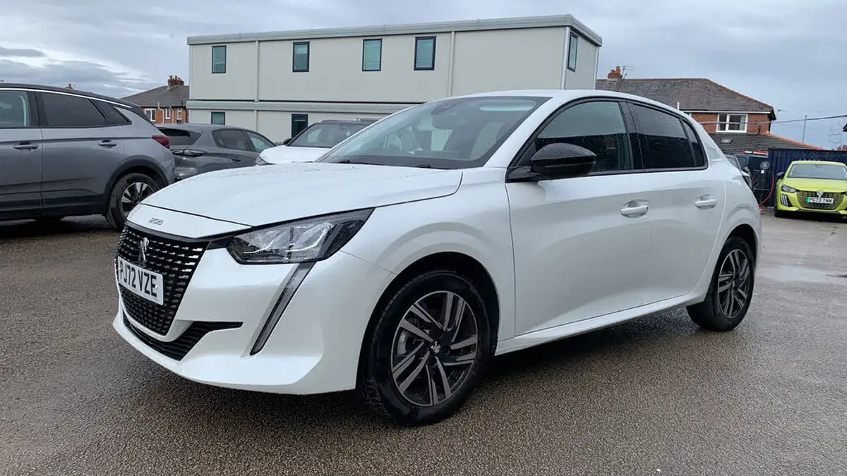 2022-peugeot-208-12-puretech-allure-premium-100ps-big-6
