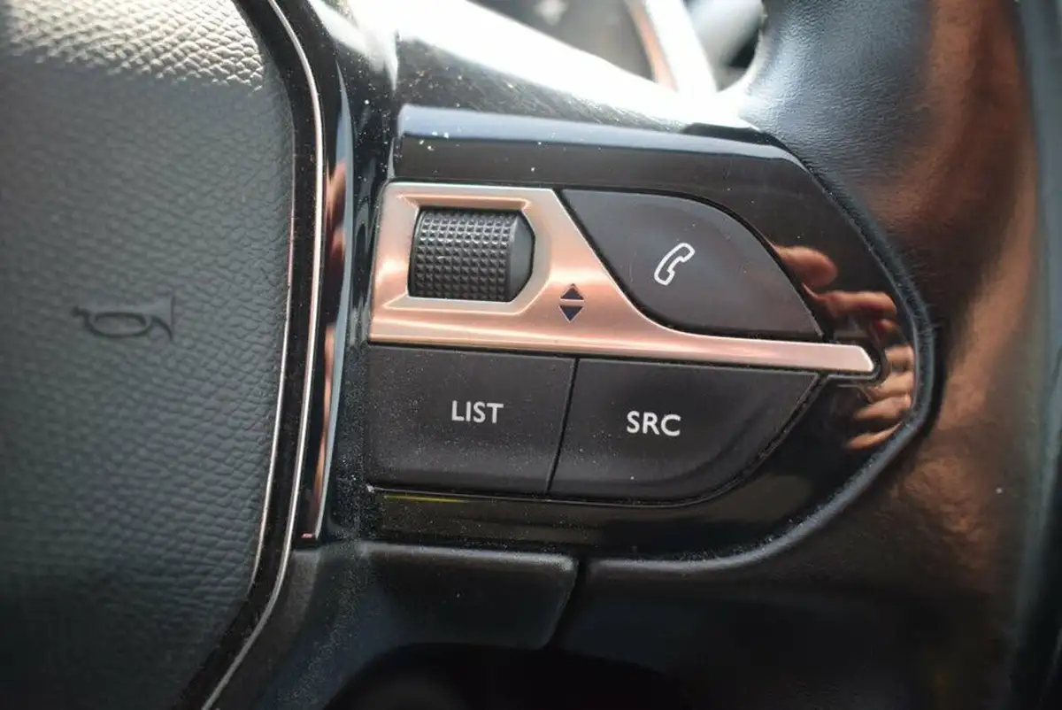 2020-peugeot-5008-suv-12-puretech-allure-eat8-big-18