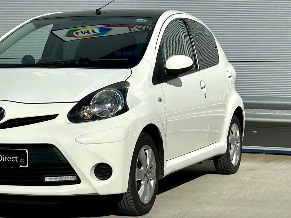 2014-toyota-aygo-10-move-style-5d-big-7
