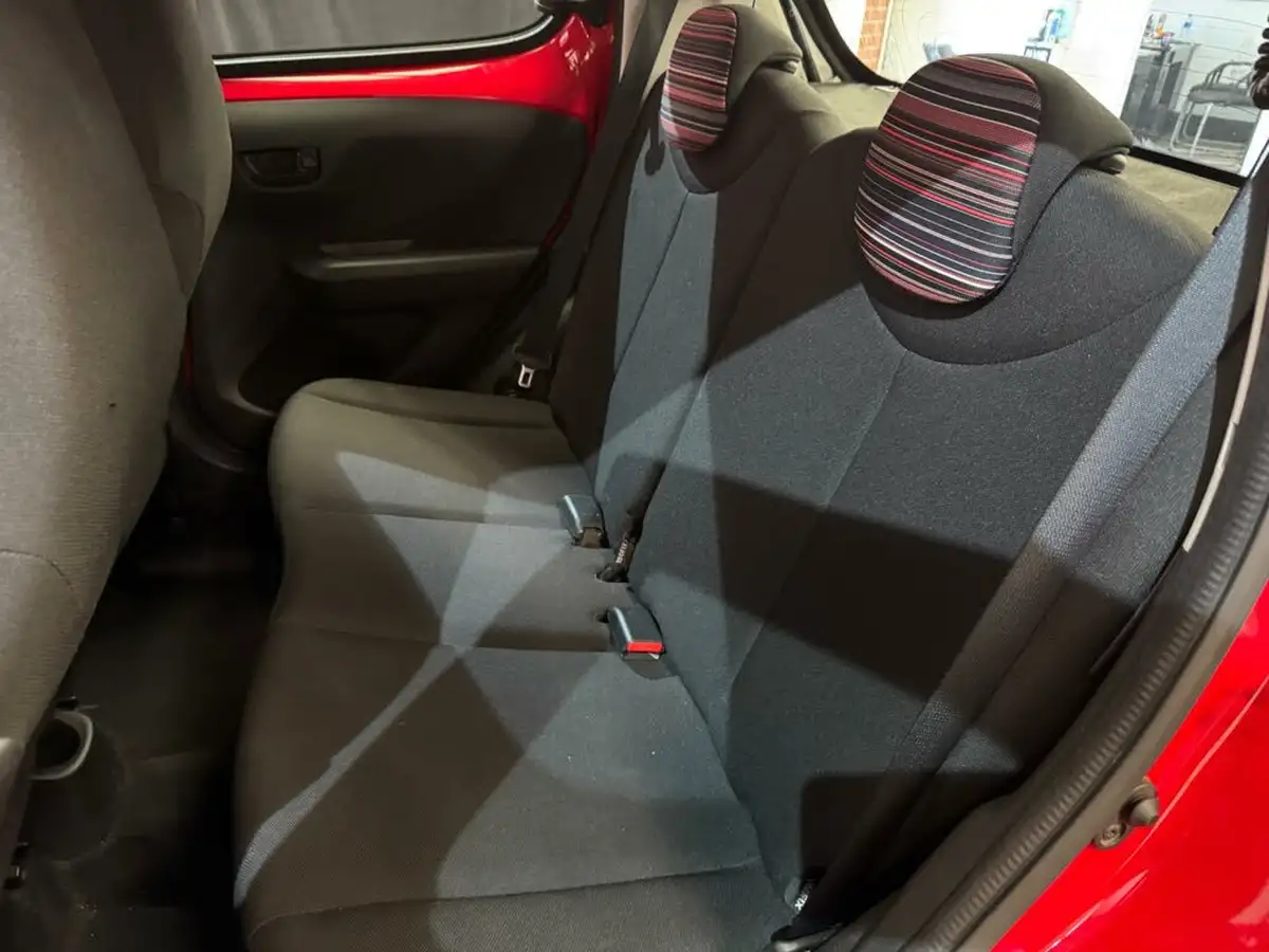 2016-citroen-c1-10-vti-feel-5d-big-32