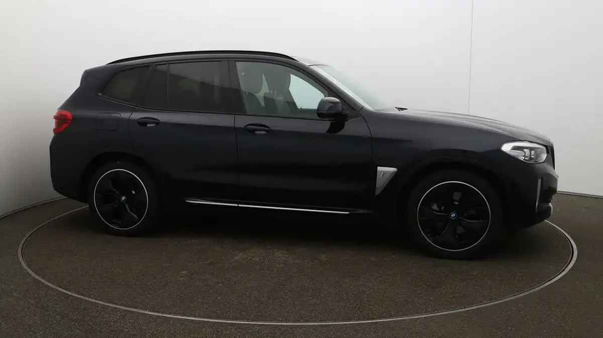 2021-bmw-ix3-e-premier-edition-big-41