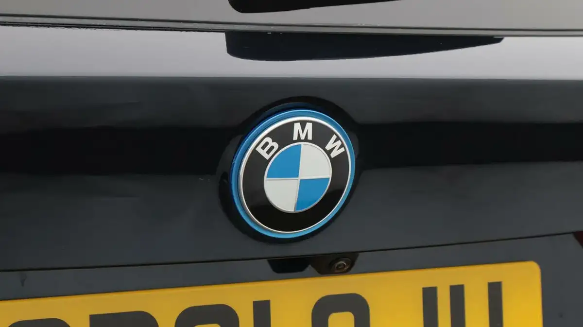 2021-bmw-ix3-e-premier-edition-big-23