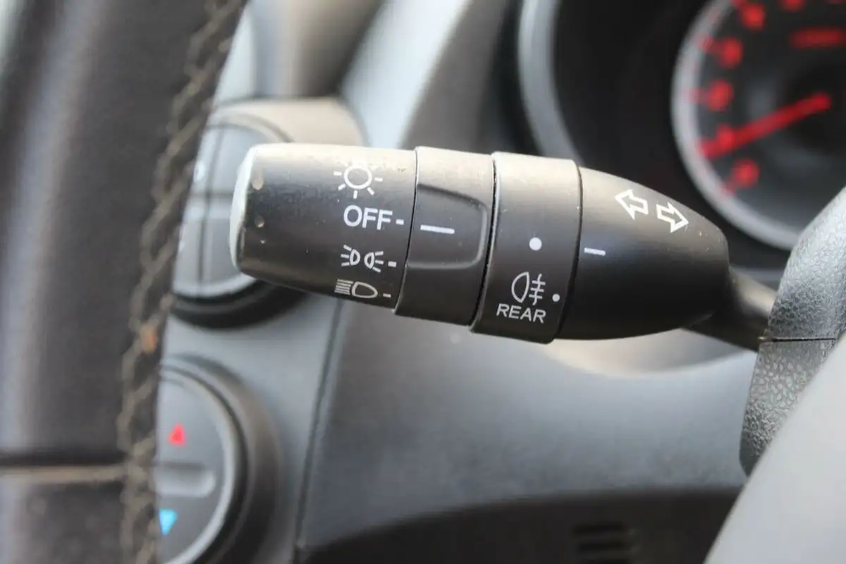 2014-honda-jazz-14-es-plus-cvt-big-19