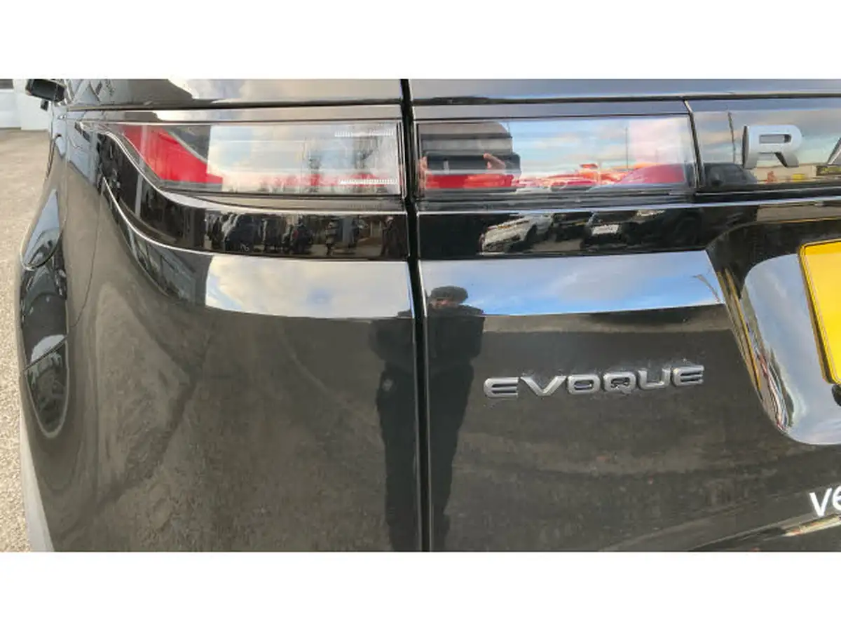 2024-land-rover-range-rover-evoque-15-p300e-dynamic-hse-big-18