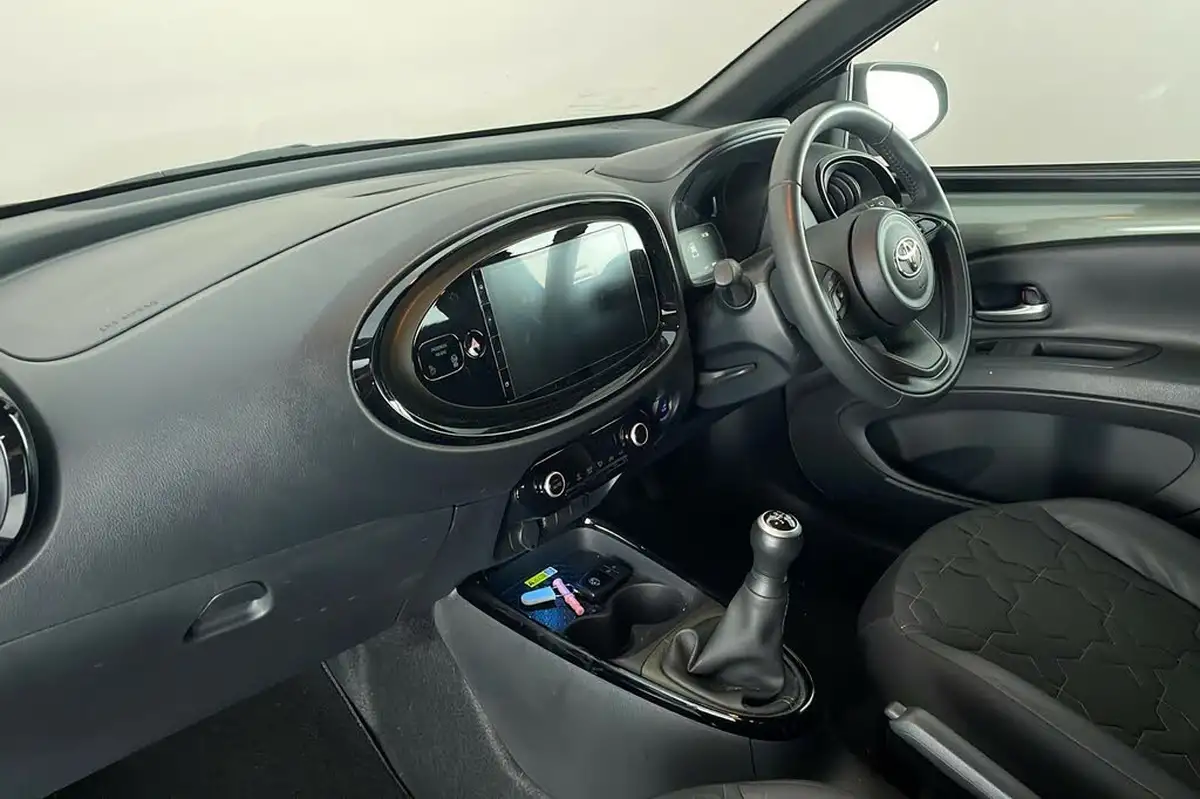 2023-toyota-aygo-x-10-vvt-i-exclusive-big-9