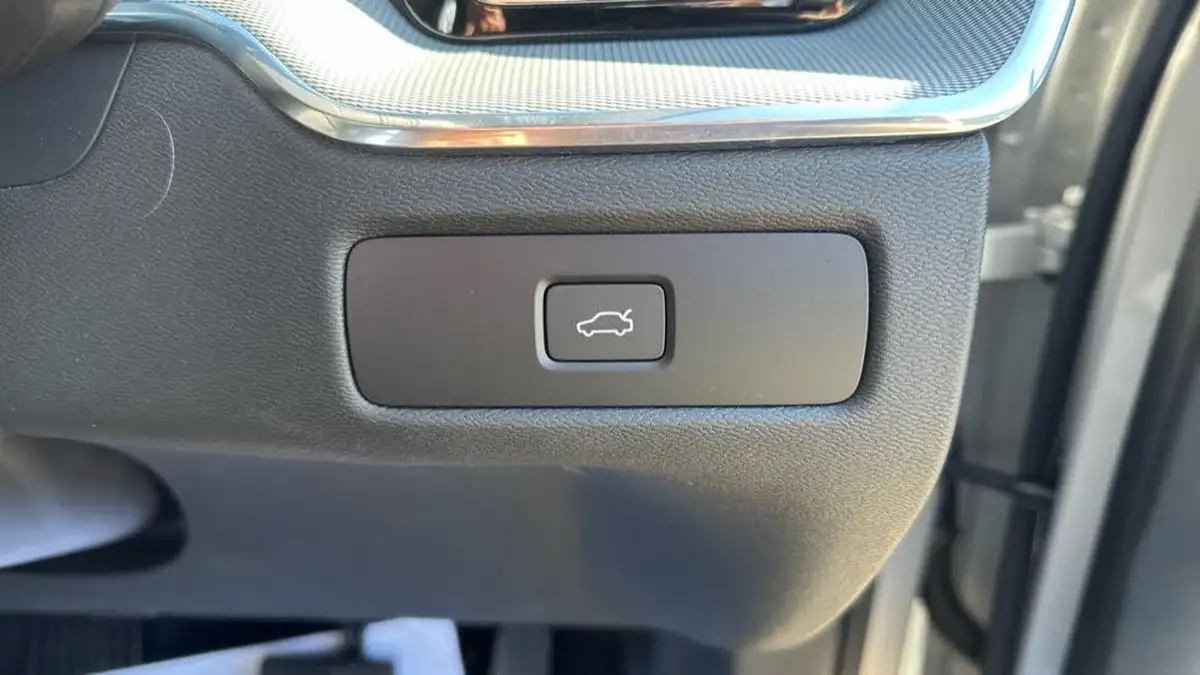 2024-volvo-xc60-20td-b4-plus-big-37