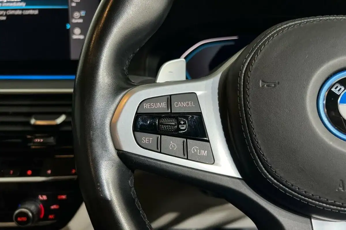 2021-bmw-5-series-20-530e-m-sport-saloon-4d-big-20