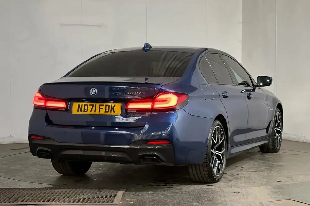 2021-bmw-5-series-20-530e-m-sport-saloon-4d-big-16