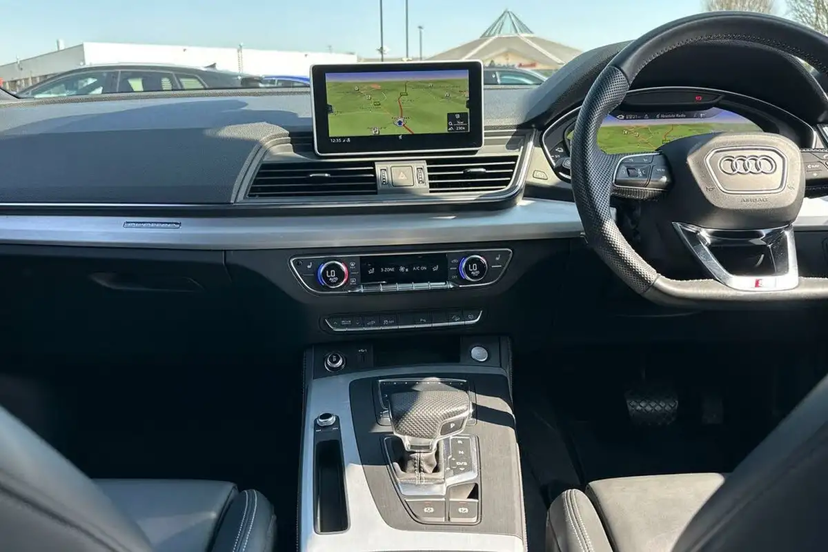 2019-audi-q5-20-55-tfsi-e-s-line-competition-big-40