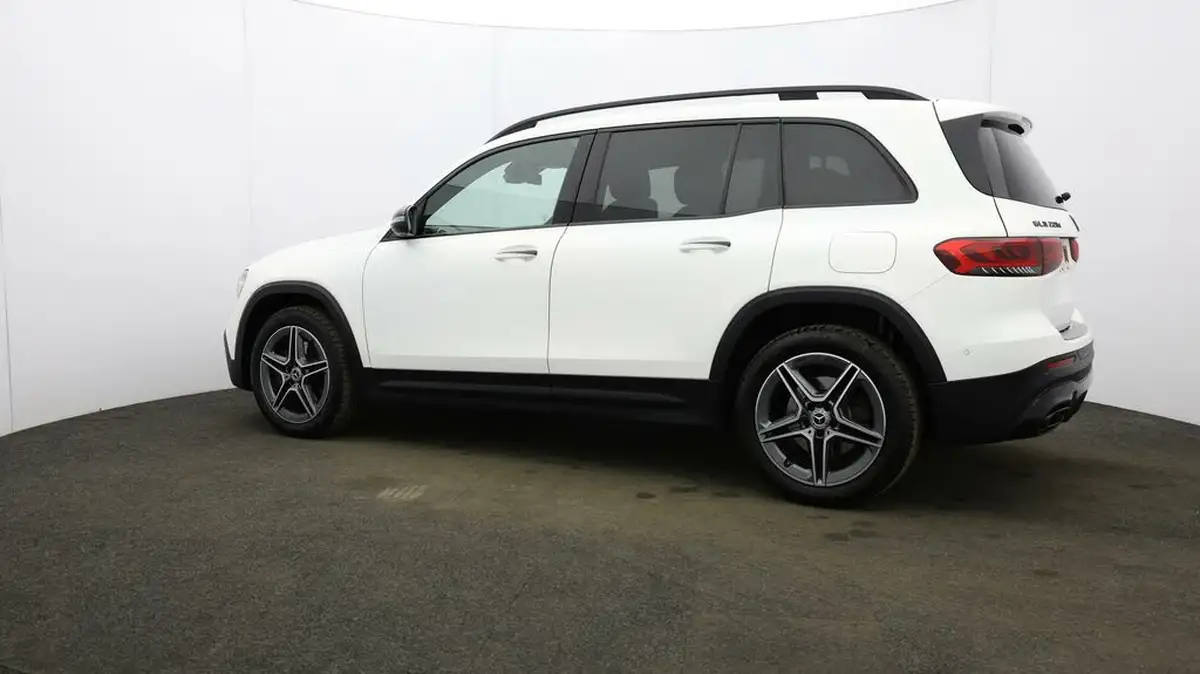 2020-mercedes-benz-glb-class-20d-glb220d-amg-line-premium-5-big-61