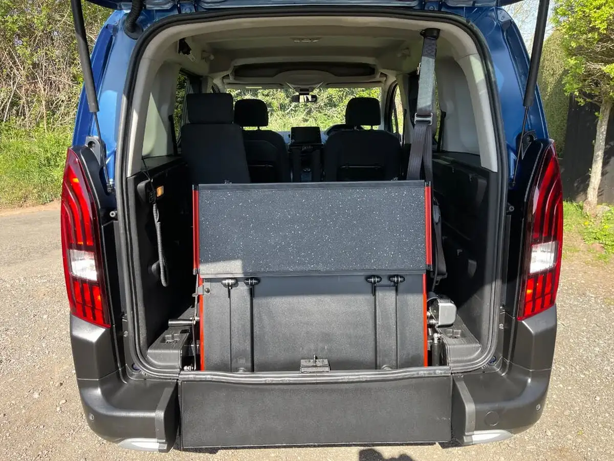 2019-peugeot-rifter-15-bluehdi-allure-130bhp-standardss-eat8-big-3