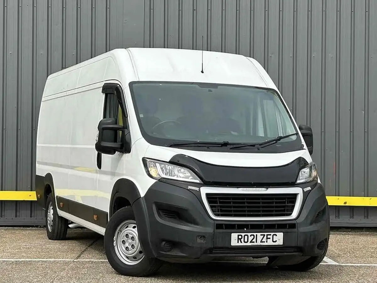 2021-peugeot-boxer-22-bluehdi-professional-435-l4-h2-140bhpeu6dt-big-0