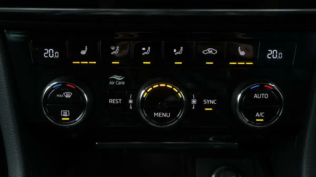 2019-skoda-superb-15-tsi-se-technology-estate-big-12