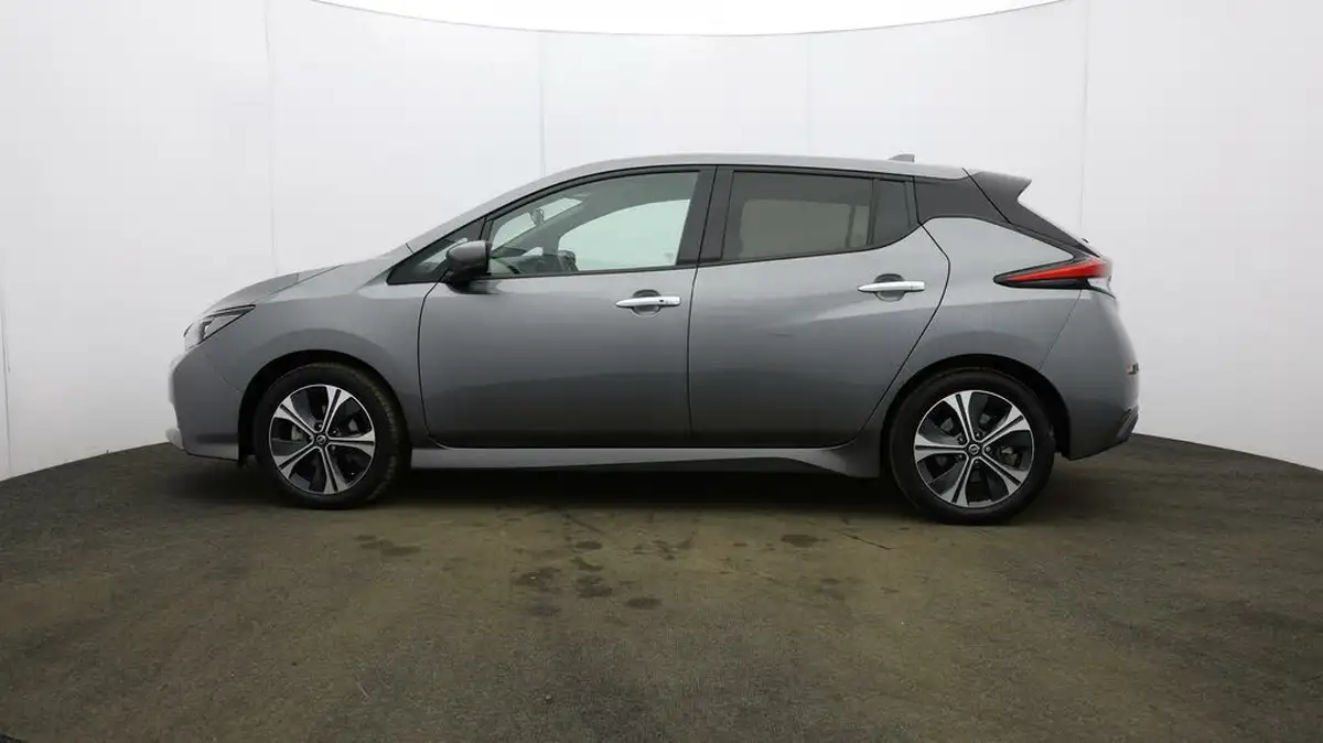 2021-nissan-leaf-e-tekna-big-3