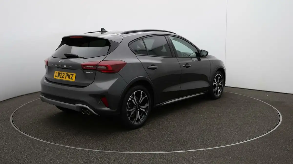 2022-ford-focus-10t-active-vignale-125ps-hybrid-mhev-hatchback-powershift-big-7