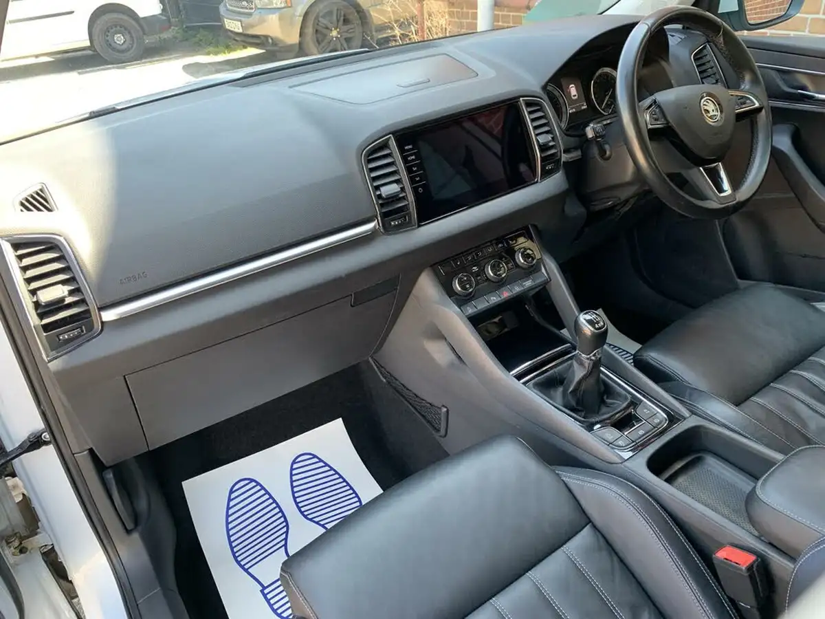 2018-skoda-karoq-20tdi-edition-big-8