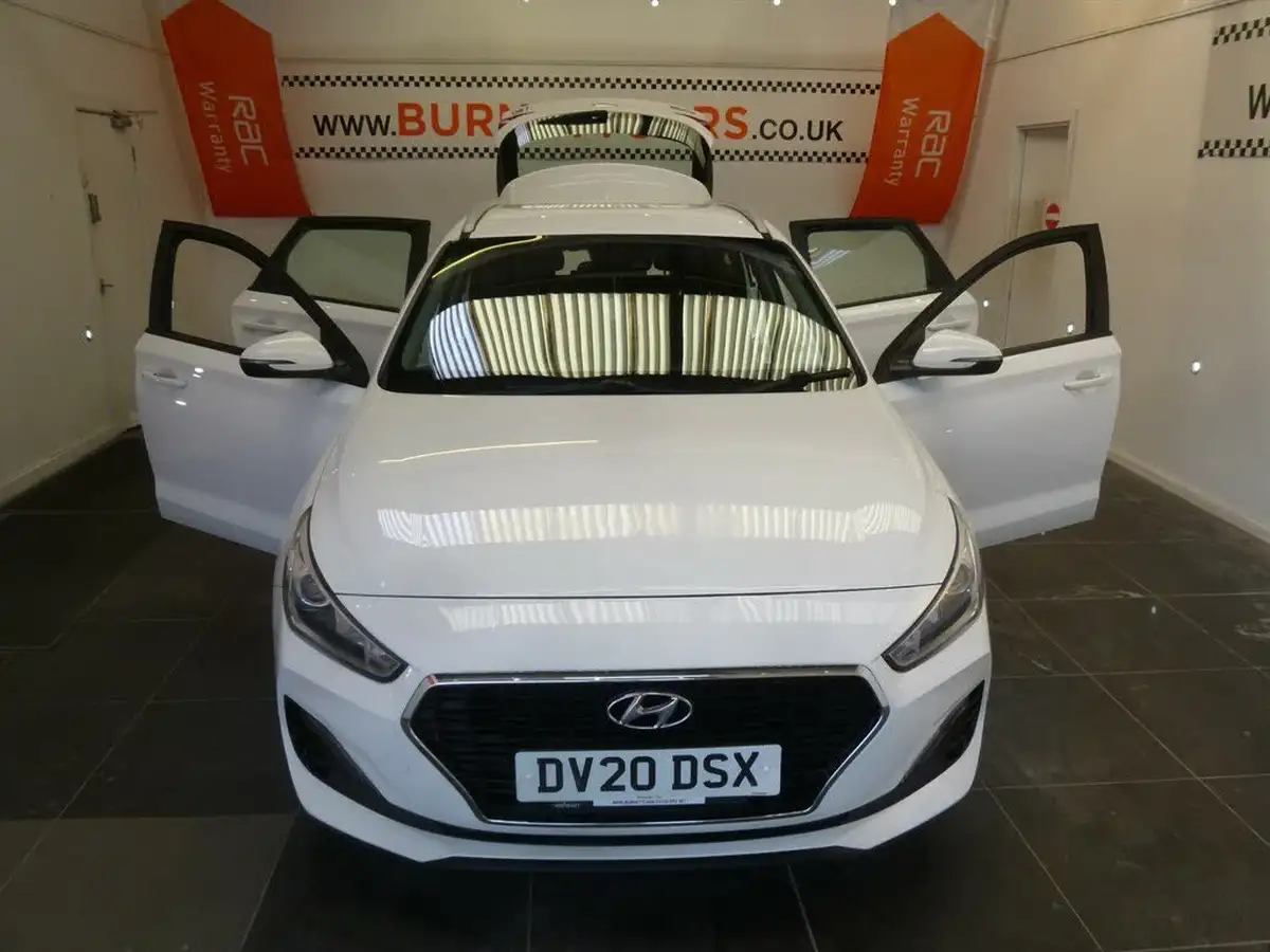 2020-hyundai-i30-16crdi-se-nav-115ps-tourer-big-20