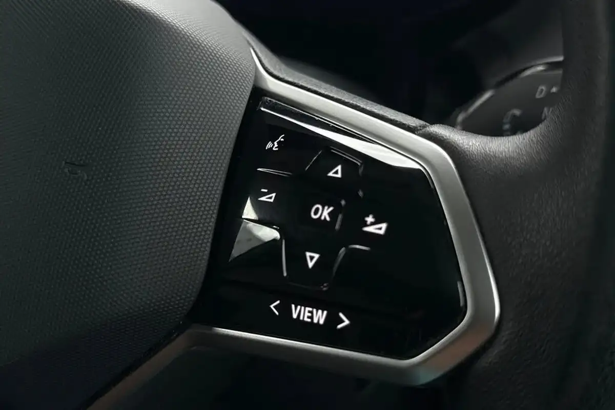 2023-volkswagen-id-buzz-cargo-e-commerce-plus-big-47