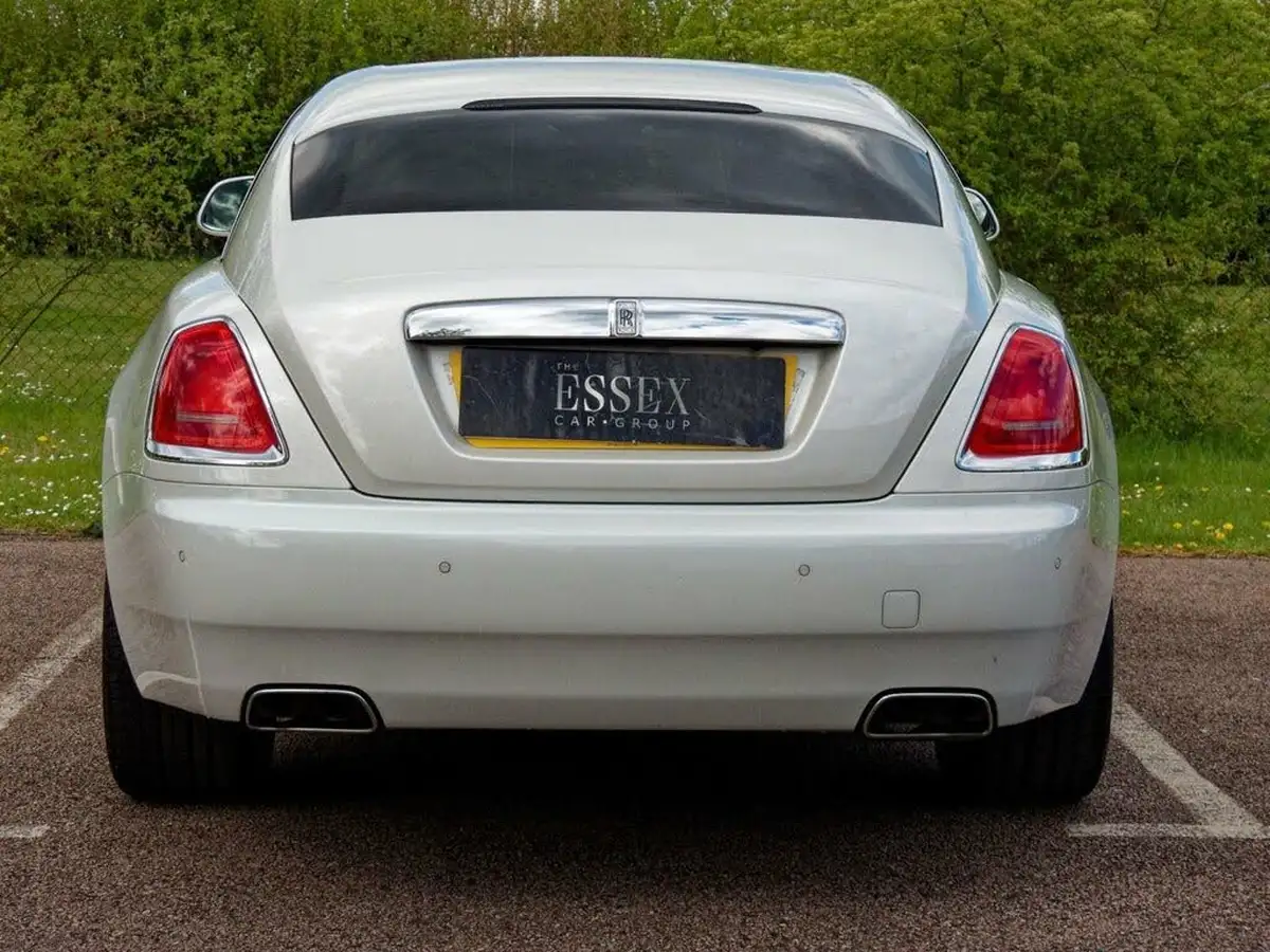 2016-rolls-royce-wraith-66-big-9