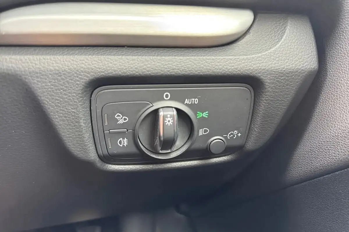 2019-audi-a3-16-30-tdi-s-line-ss-sportback-5d-tronic-big-41