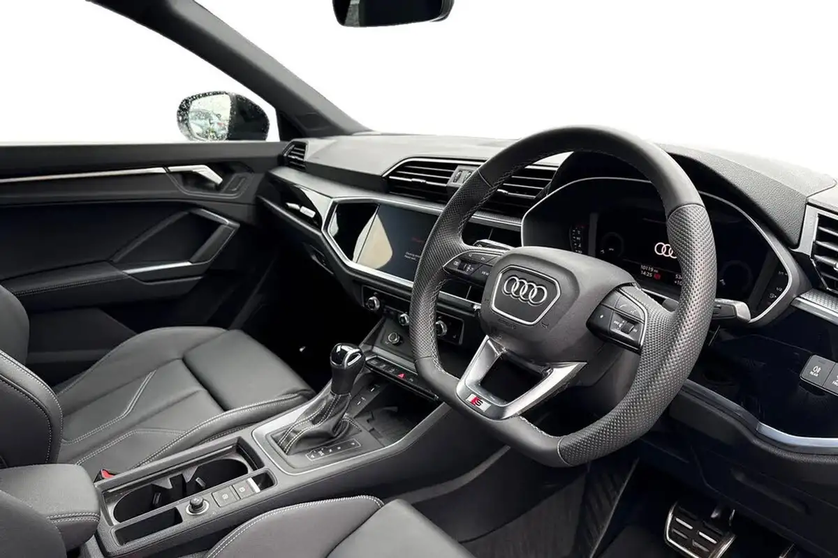 2024-audi-q3-20-35-tdi-black-edition-sportback-big-13