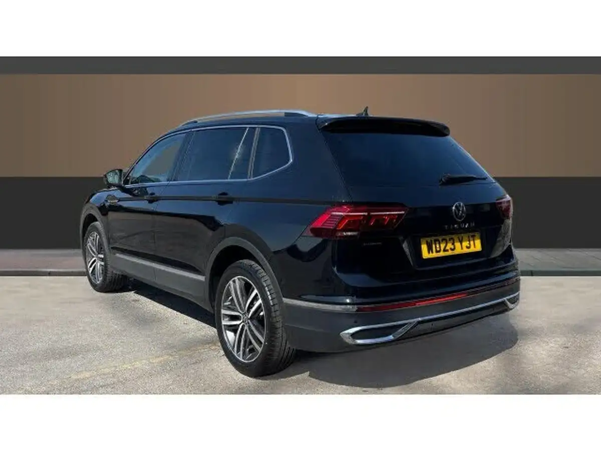 2023-volkswagen-tiguan-allspace-15-tsi-r-line-big-1