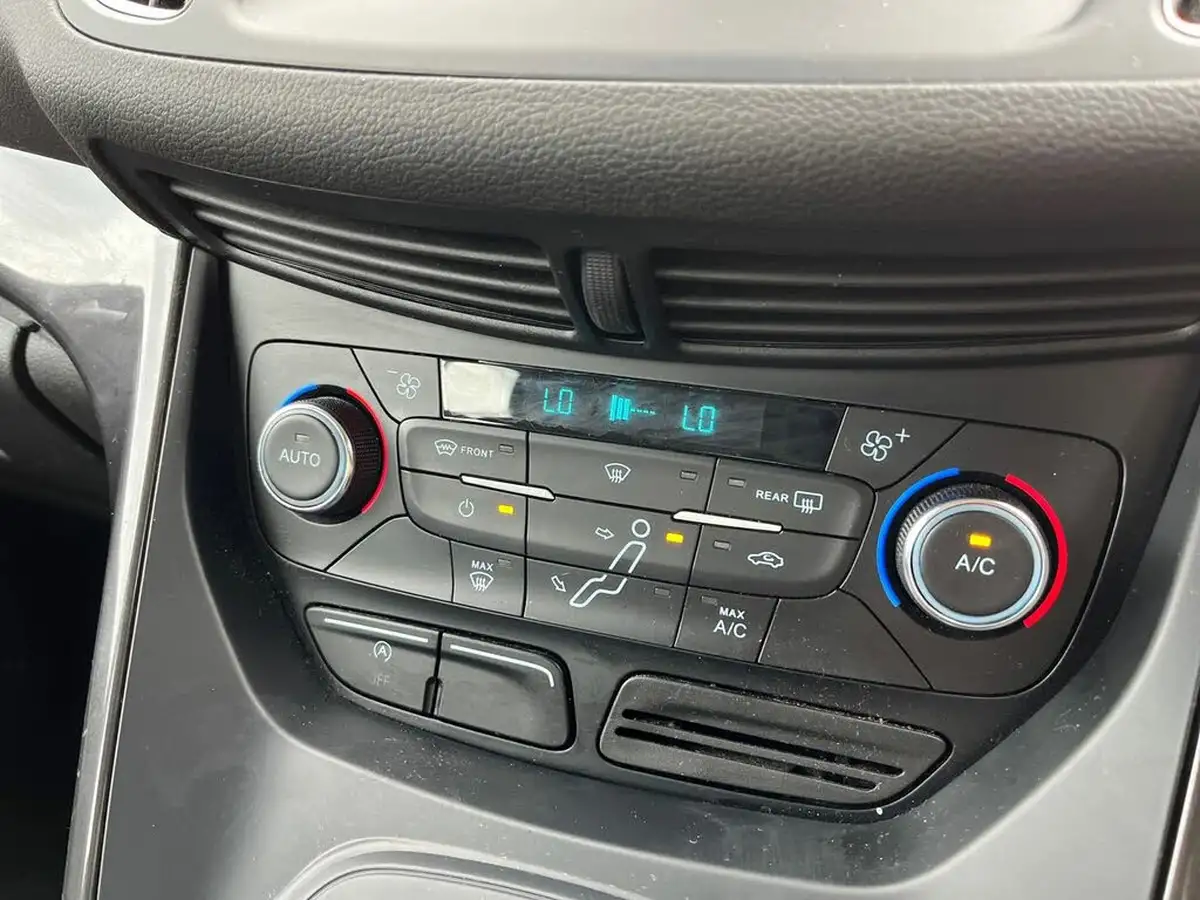 2018-ford-c-max-15tdci-titanium-powershift-big-28
