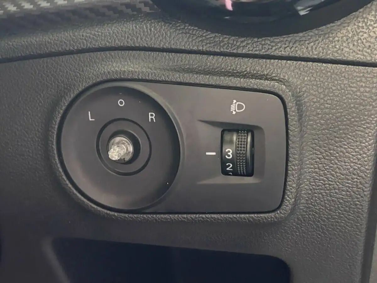 2023-mg-mg3-15-vti-tech-exclusive-nav-big-25