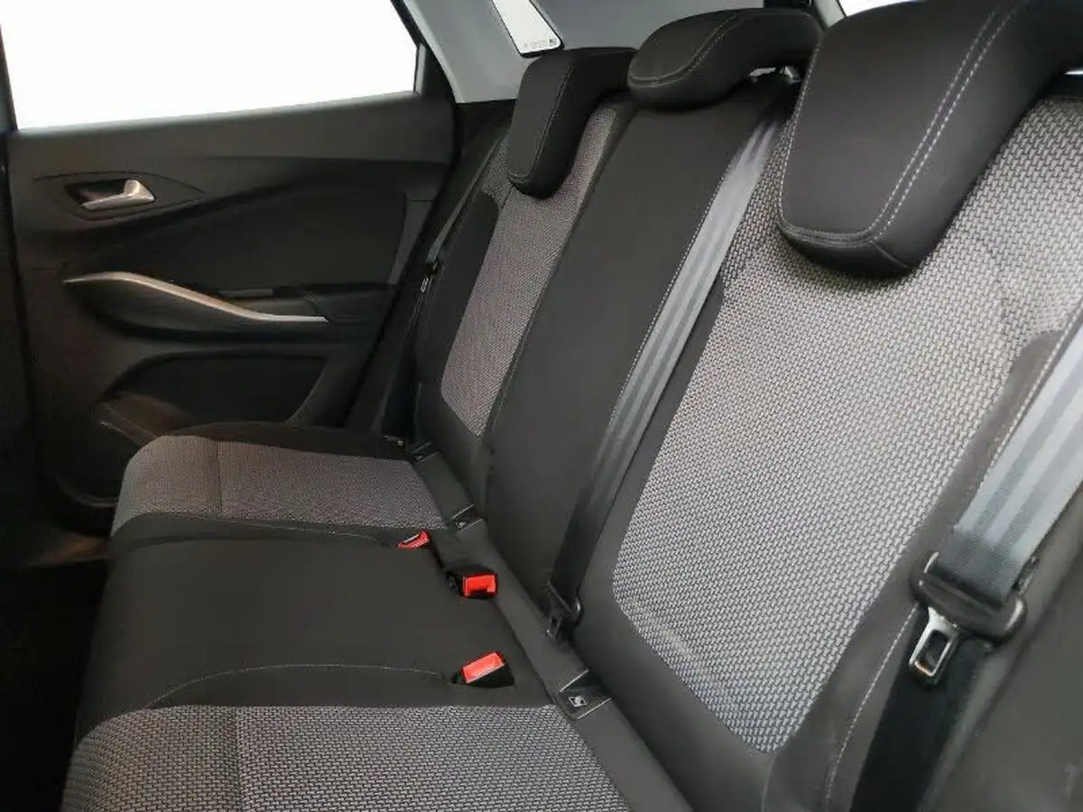2019-vauxhall-grandland-x-15td-se-premium-big-5