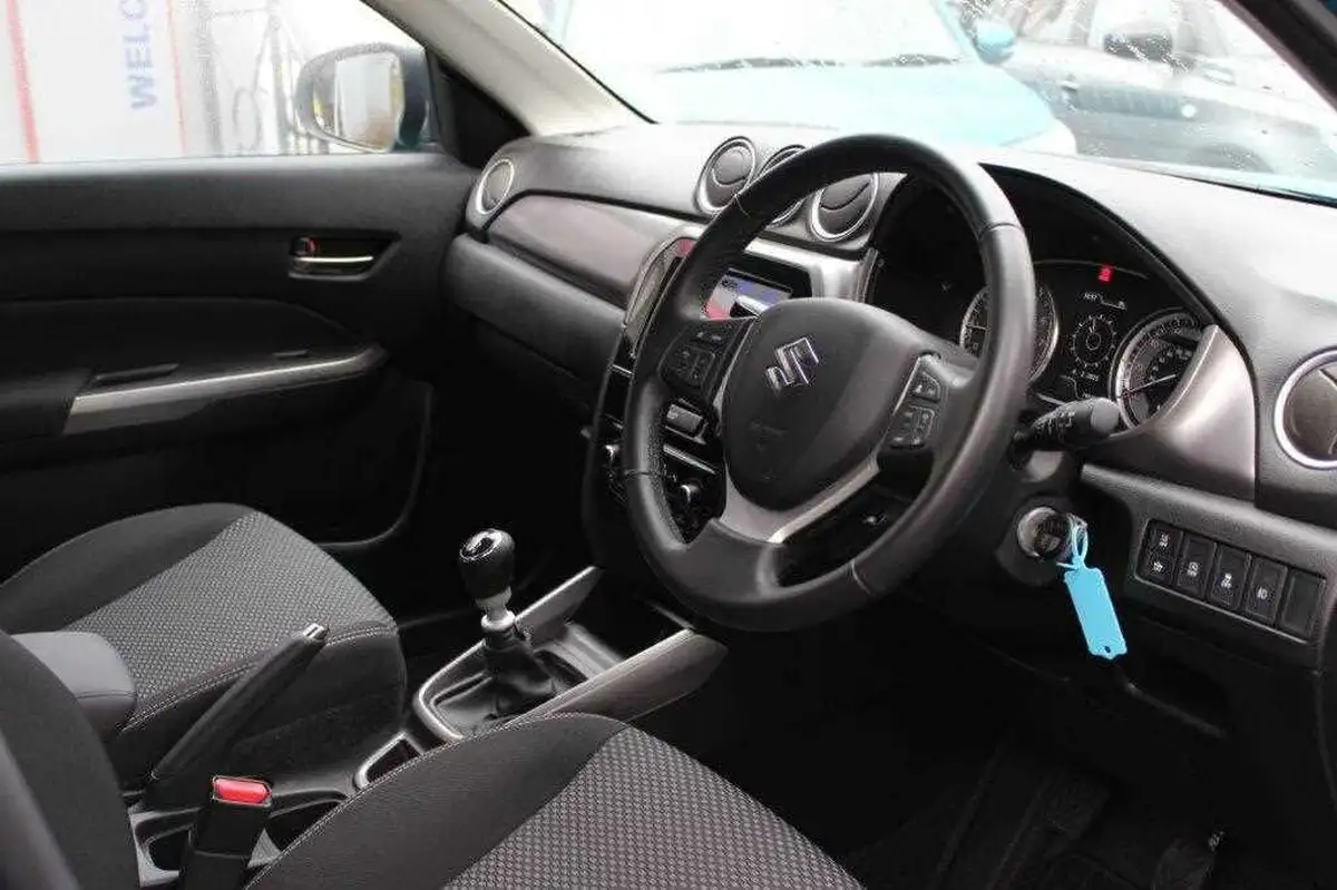 2022-suzuki-vitara-14-boosterjet-sz-t-big-15