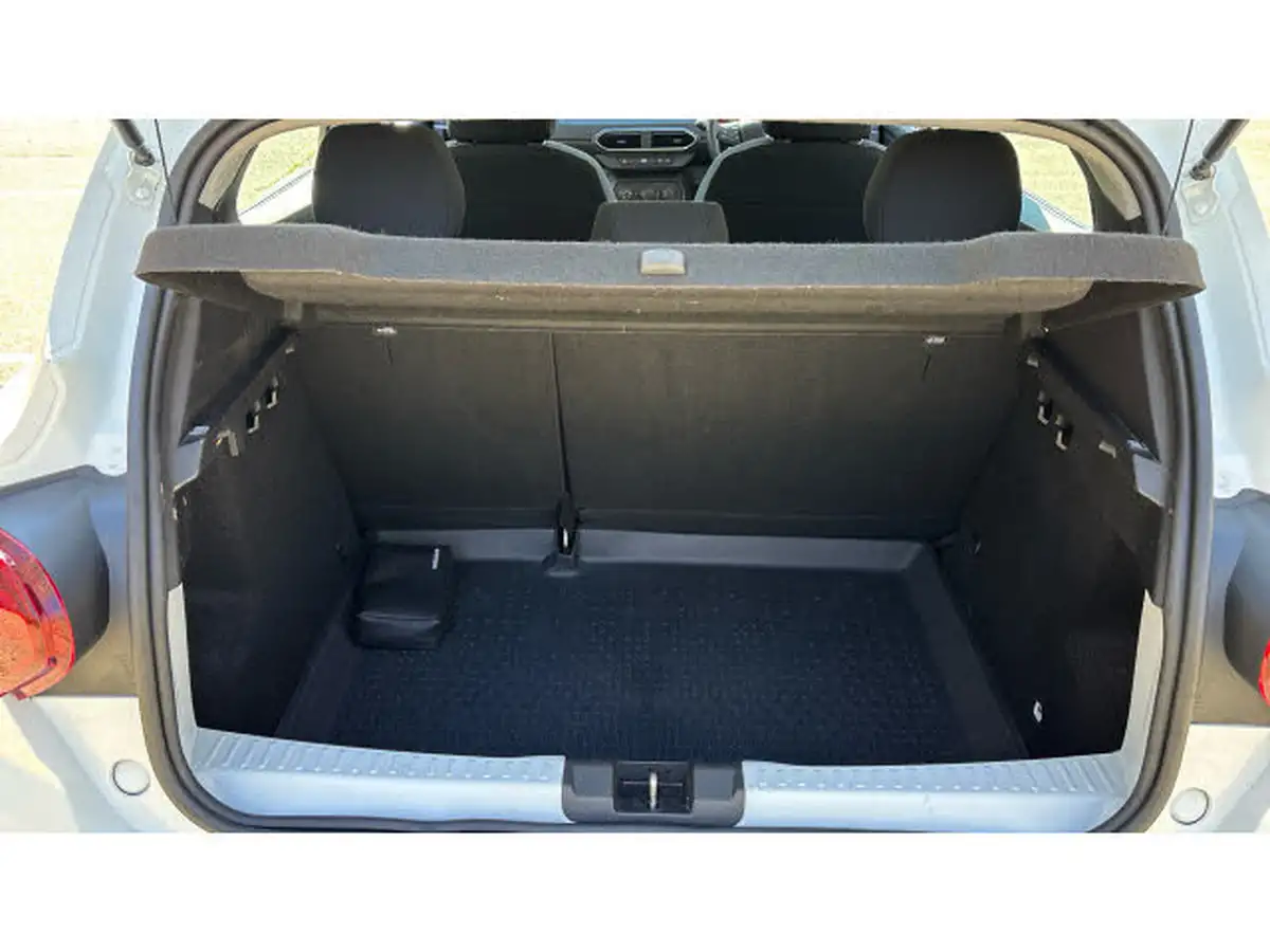 2021-dacia-sandero-10-tce-essential-90bhp-big-3