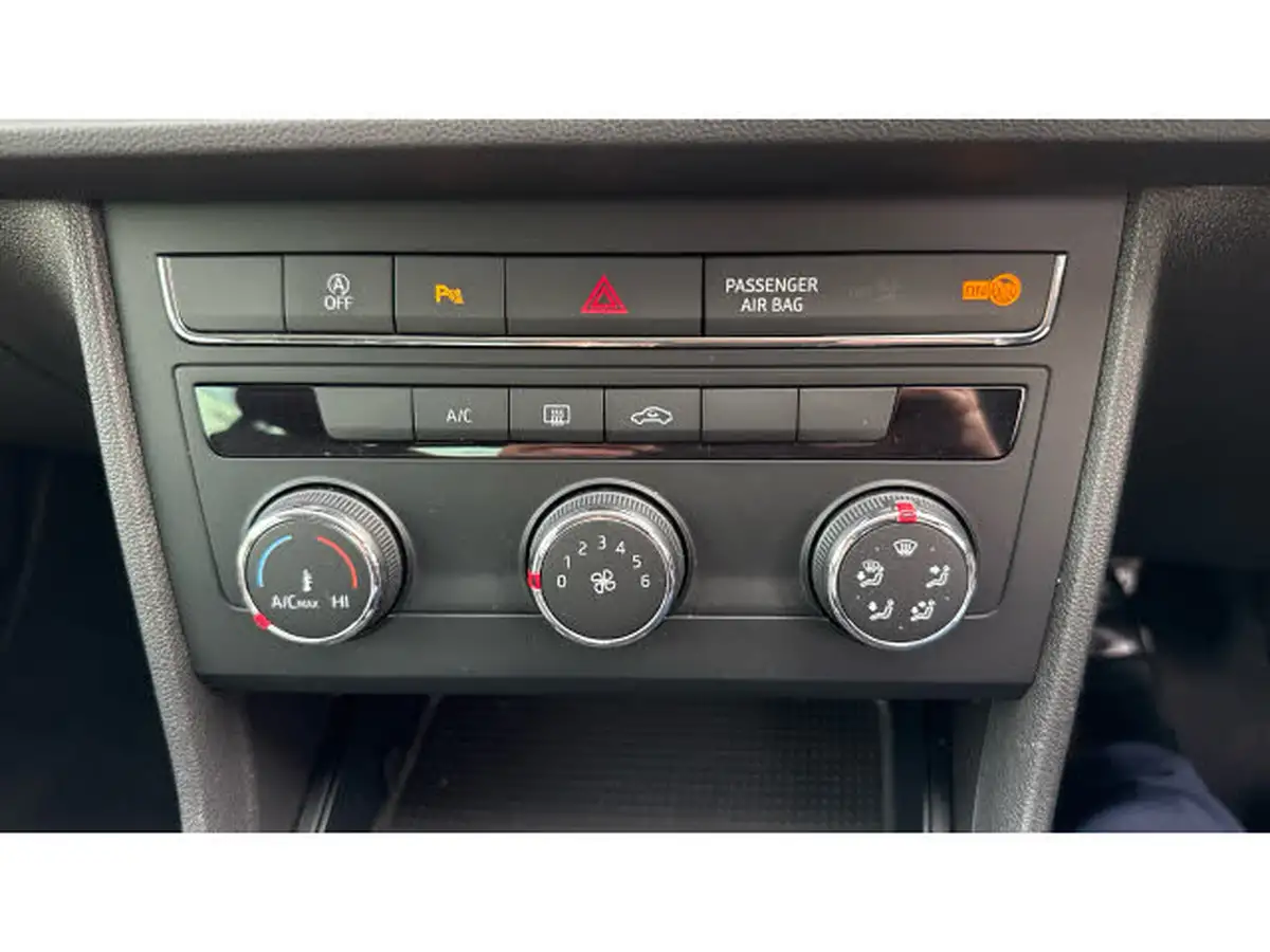 2020-seat-leon-10-tsi-se-dynamic-115ps-hatchback-big-42