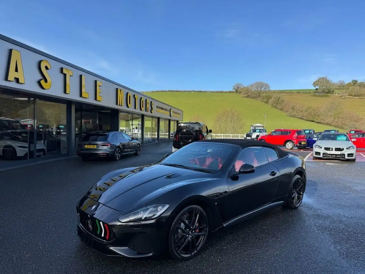 2020-maserati-grancabrio-47-mc-big-39