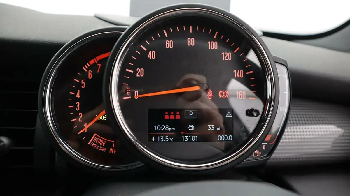 2019-mini-cooper-15-cooper-sport-hatchback-5d-auto-big-10