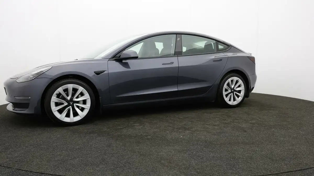 2021-tesla-model-3-e-long-range-4x4-big-56